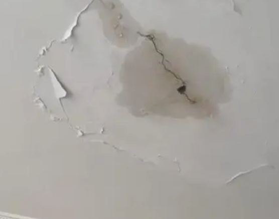 咸丰阳台漏水维修公司分享下屋面防水工程质量问题原因分析